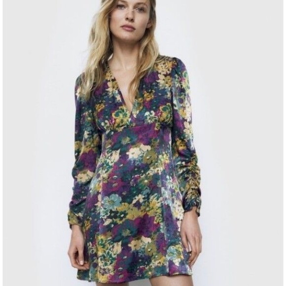 Zara Satin Floral Mini Dress Size X-Small XS - V-Neck Rouched Sleeve LS NWT - Picture 1 of 13